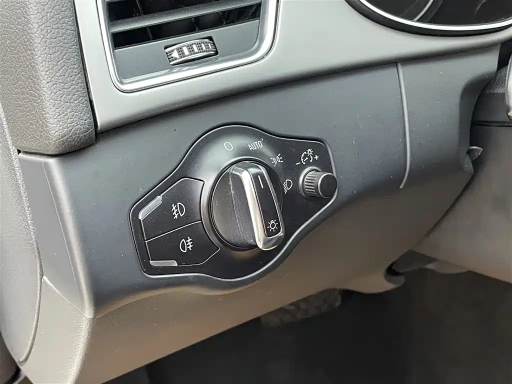 Audi A4 2013 — фото 16