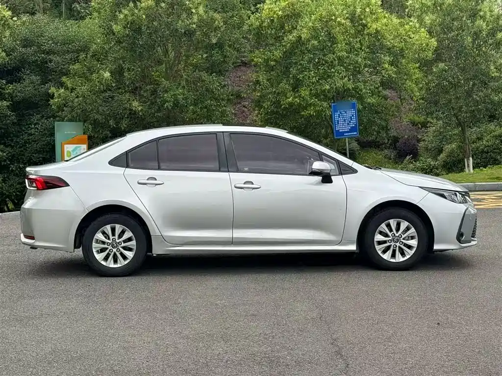 Toyota Corolla 2019 — фото 7