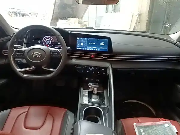 Hyundai Elantra 2021