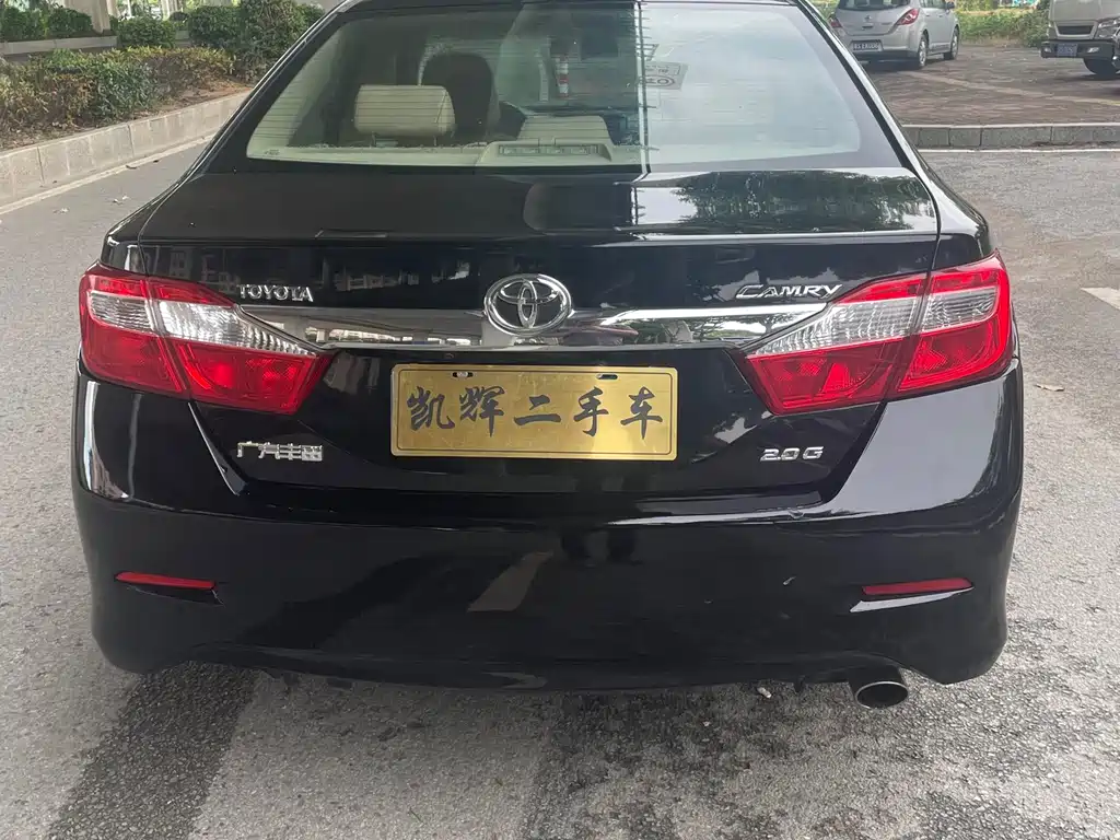 Toyota Camry 2013 — фото 10