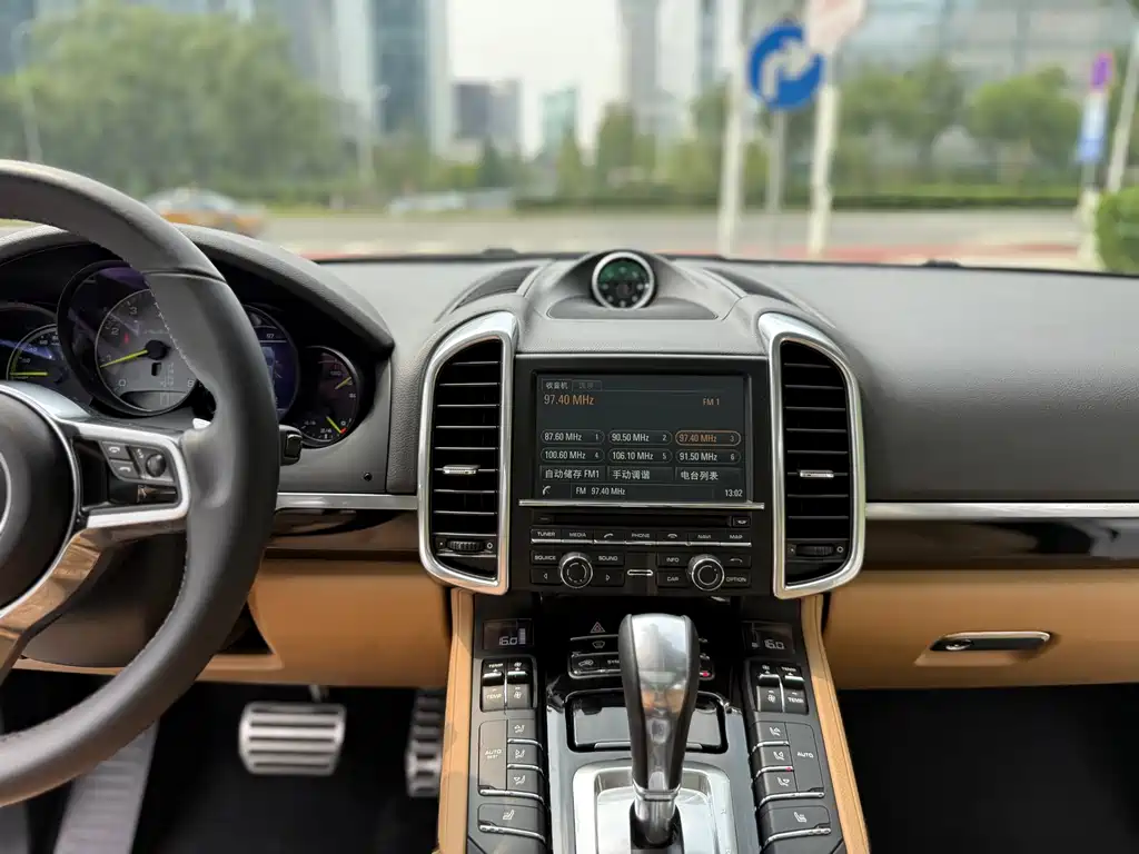 Porsche Cayenne New Energy 2016 — фото 19