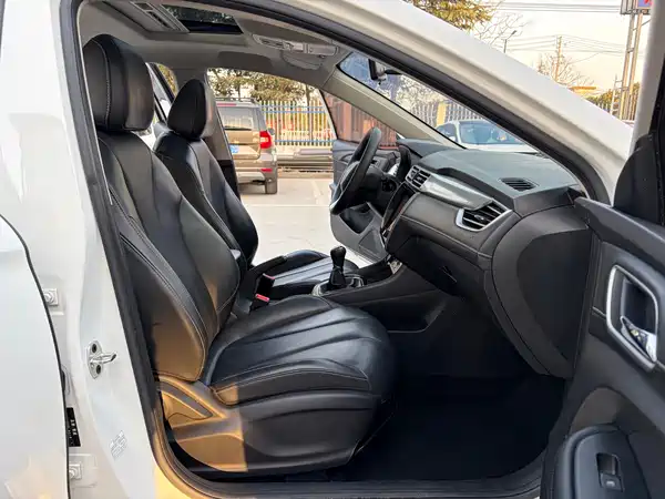 Roewe i5 2019