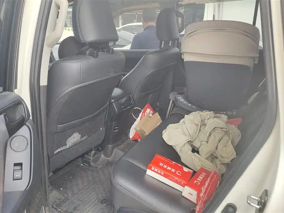 Toyota Prado 2017 — фото 11