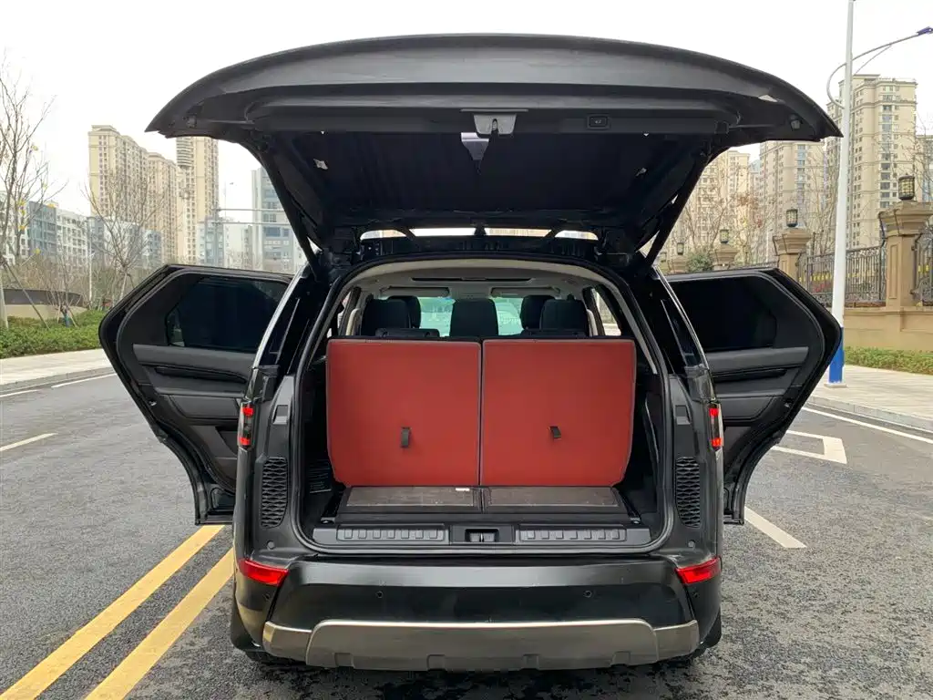 Land Rover Discovery 2019 — фото 8