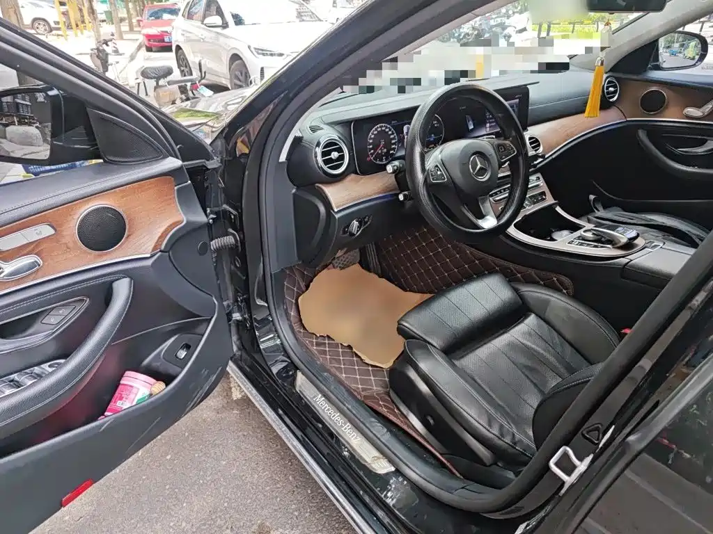 Mercedes-Benz E-Class 2018 — фото 12