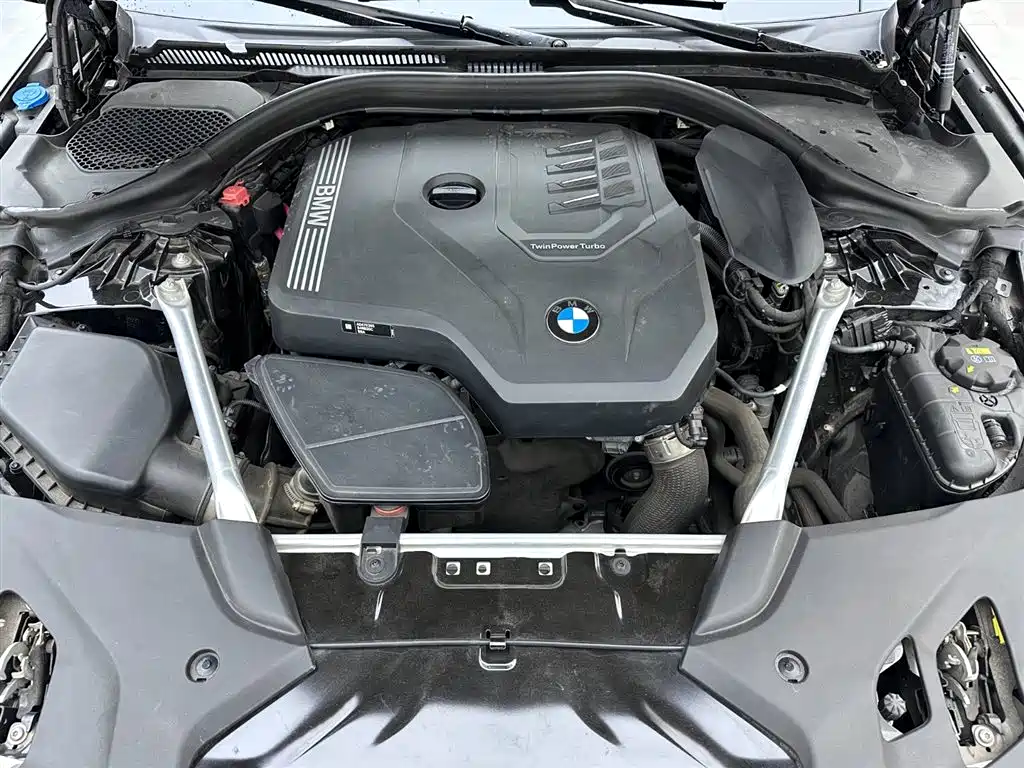 BMW 5 Series 2021 — фото 17