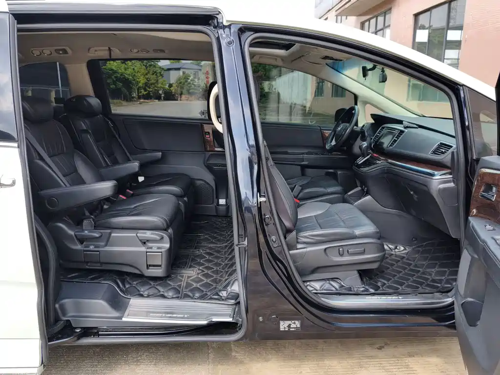 Honda Odyssey 2015 — фото 14