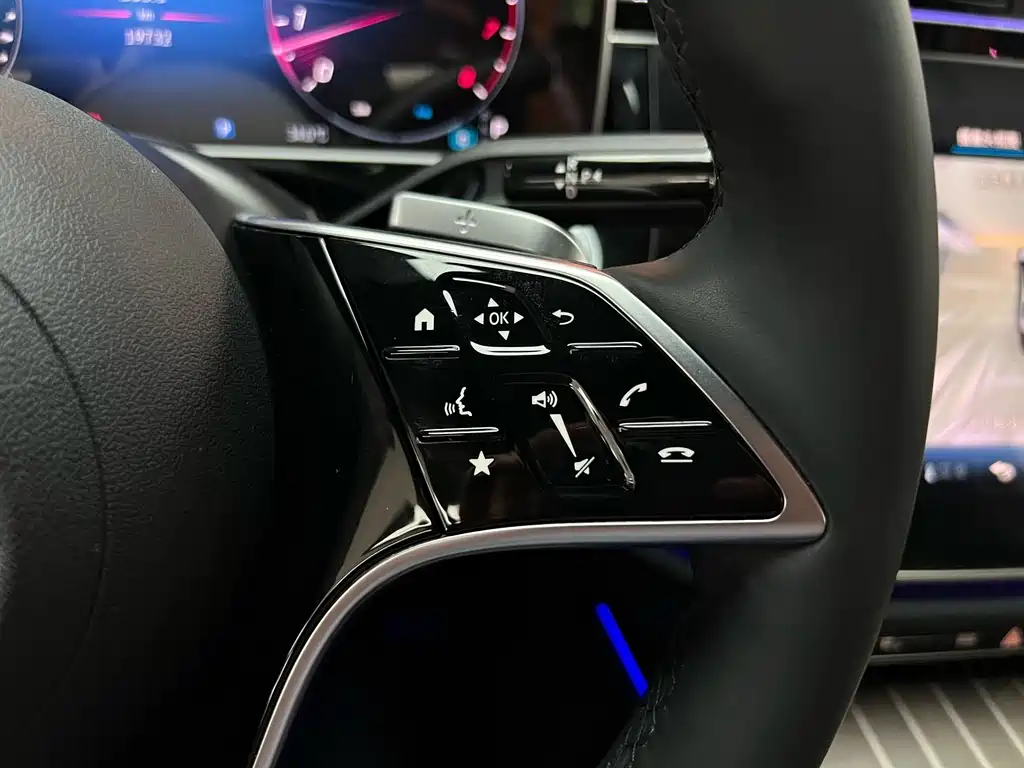 Mercedes-Benz E-Class 2025 — фото 23