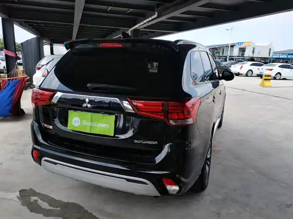 Mitsubishi Outlander 2021
