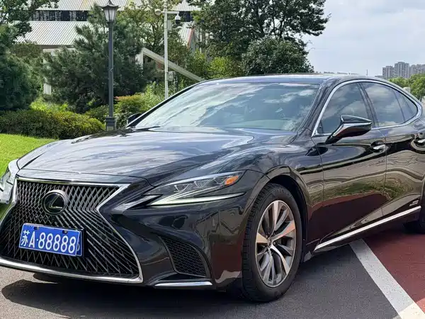 Lexus LS 2019
