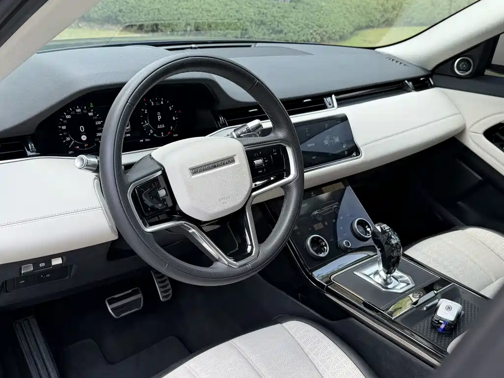 Land Rover Evoque 2022 — фото 16