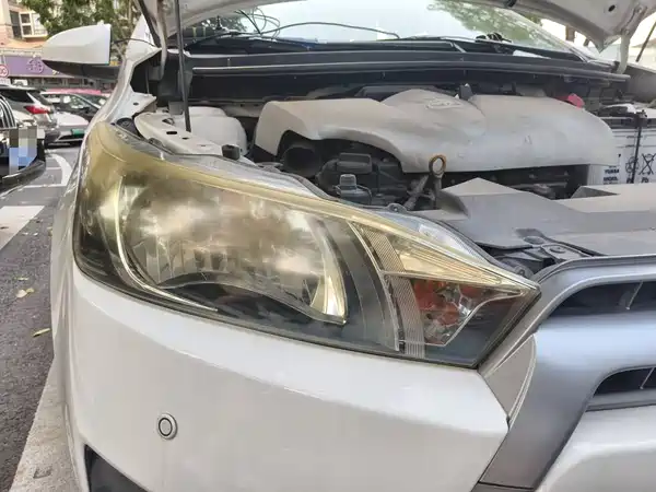 Toyota Yaris L 2014