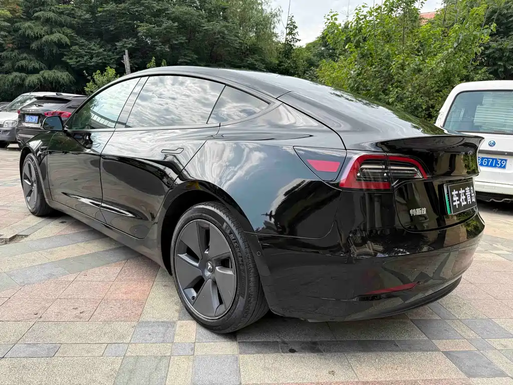 Tesla Model 3 2023 — фото 17
