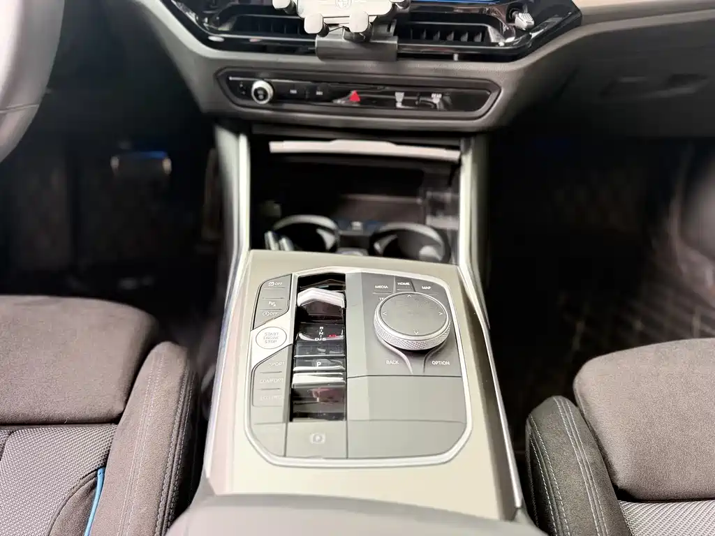 BMW 2 Series 2025 — фото 12