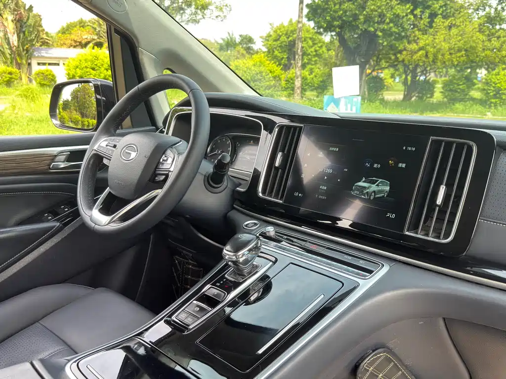 GAC Motor Trumpchi M8 2021 — фото 15