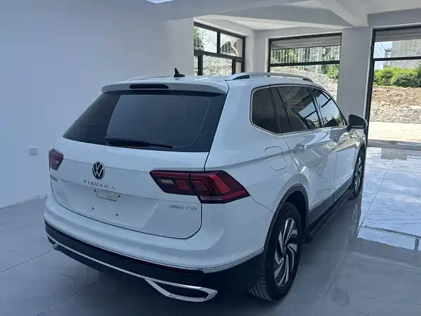 Volkswagen Tiguan L 2023