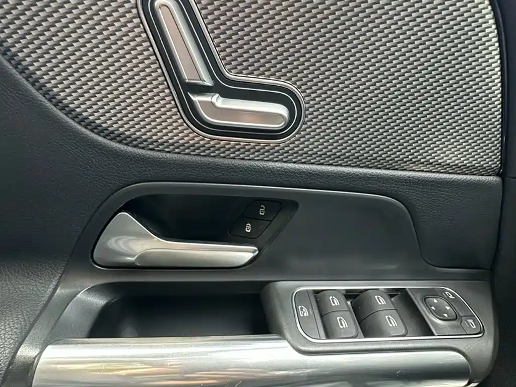 Mercedes-Benz GLA 2021