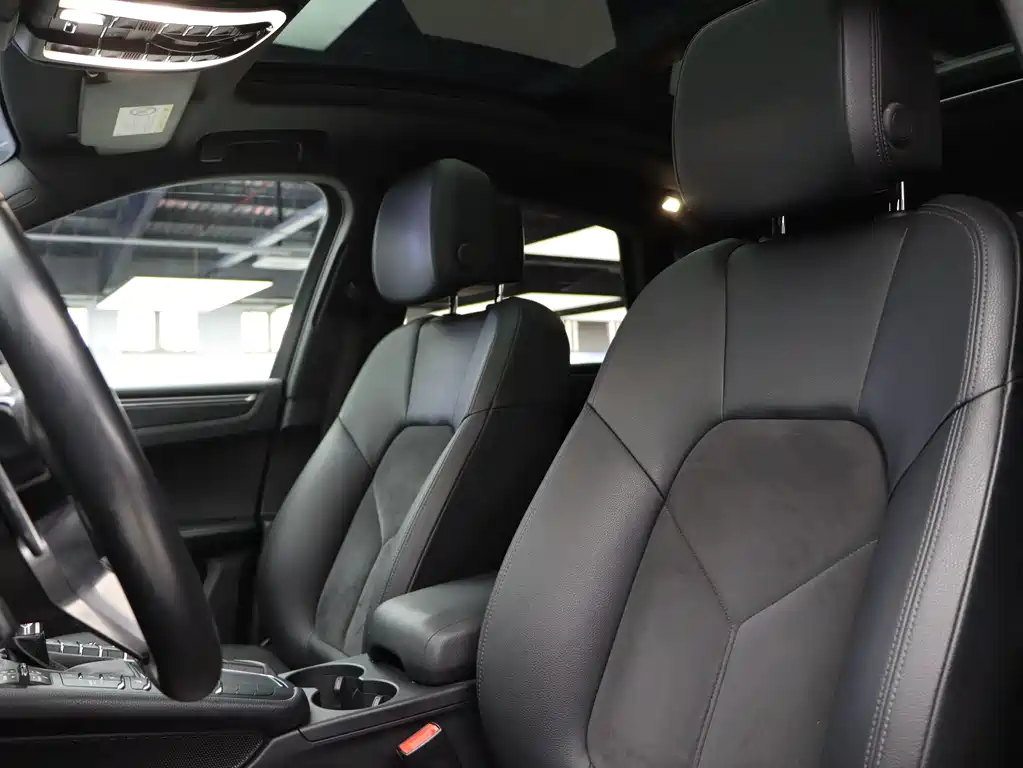 Porsche Macan 2016 — фото 19