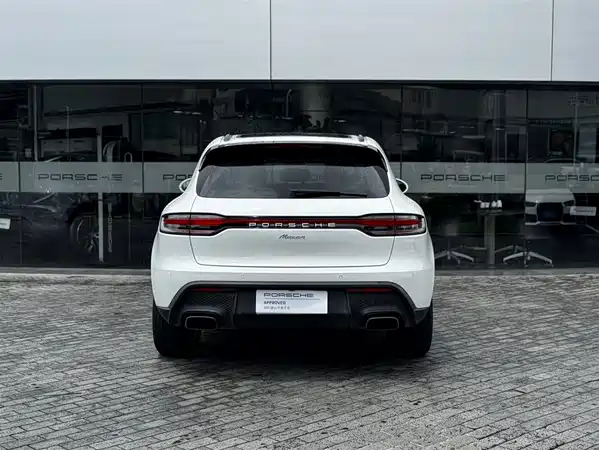 Porsche Macan 2025