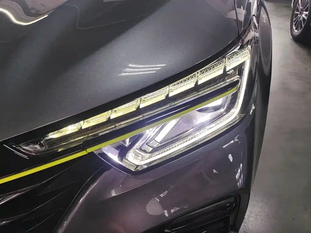 Roewe RX5 New Energy 2020 — фото 24