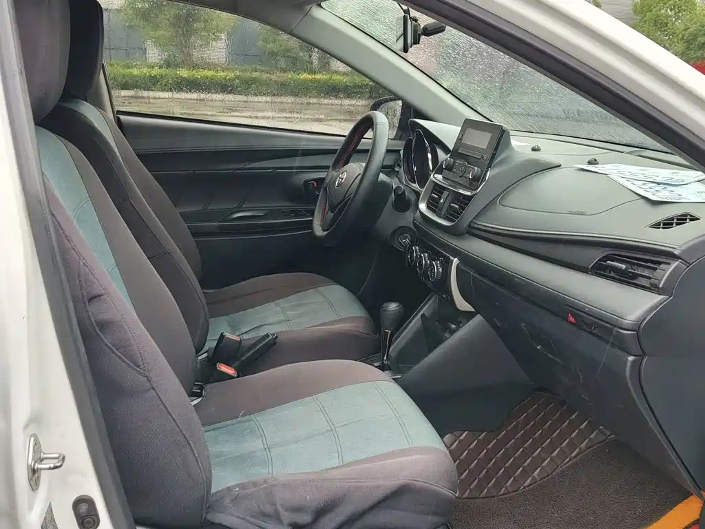 Toyota Yaris L 2020 — фото 15