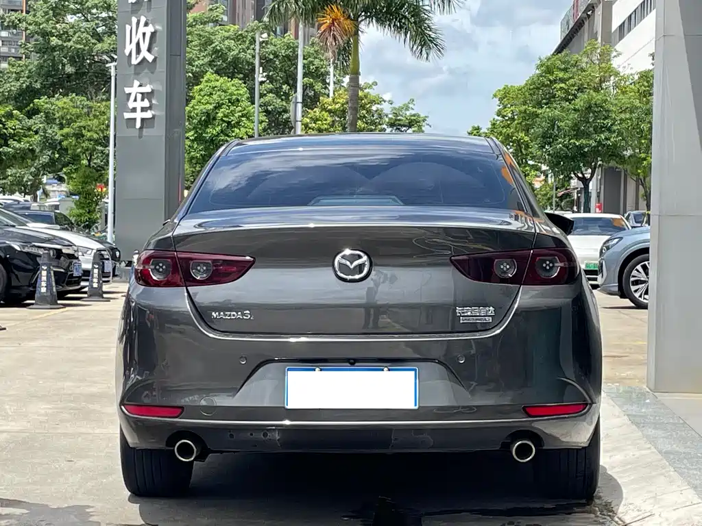 Mazda 3 Axela 2023
