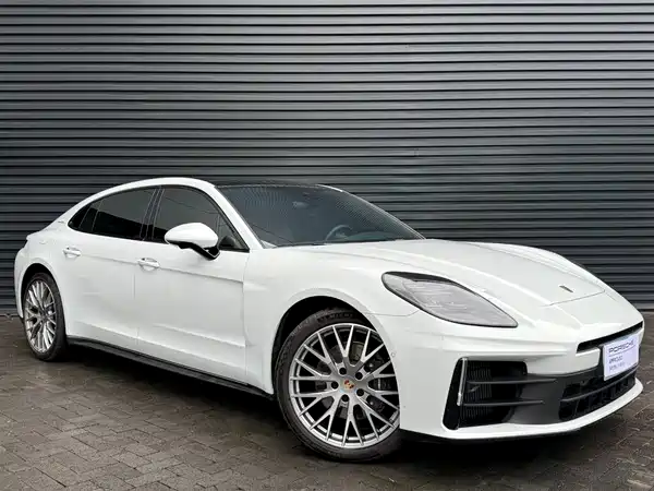 Porsche Panamera 2025