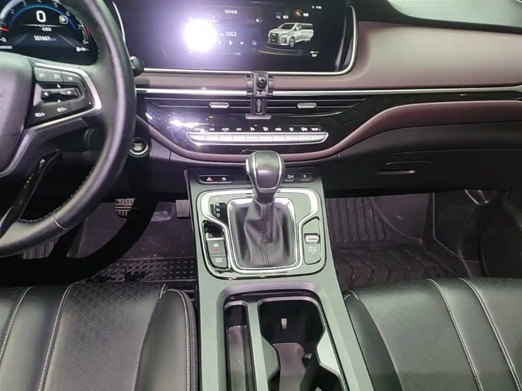 GAC Motor Trumpchi M6 2021 — фото 11