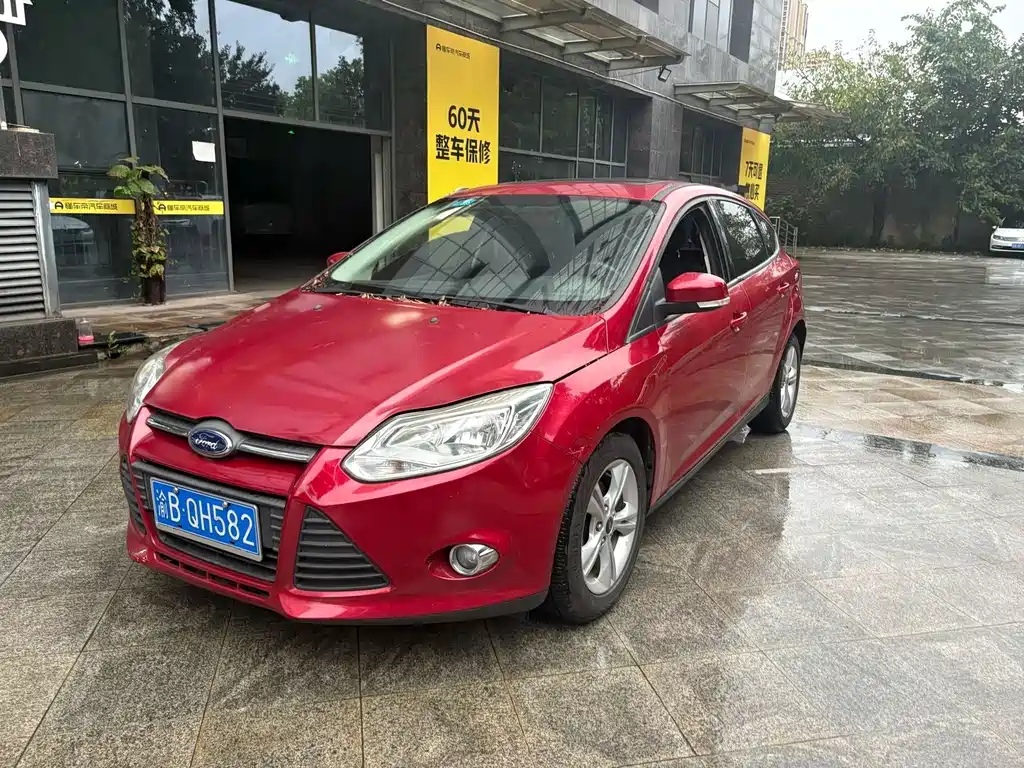 Ford Focus 2015 — фото 1