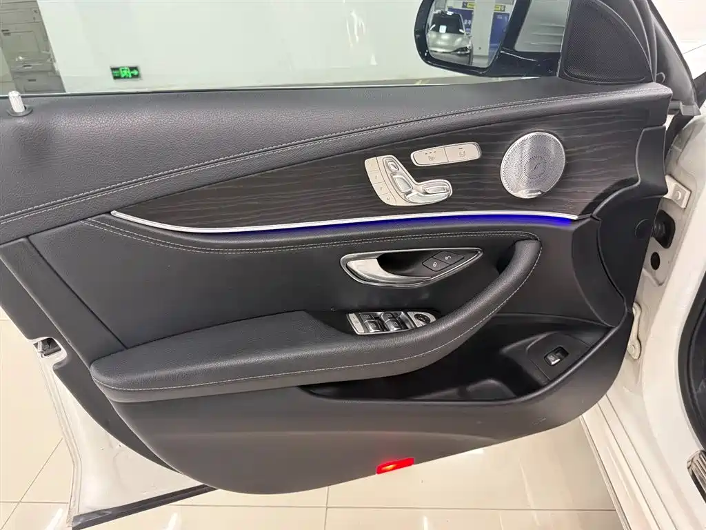 Mercedes-Benz E-Class 2020 — фото 20