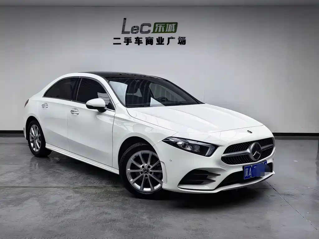 Mercedes-Benz A-Class 2023 — фото 3