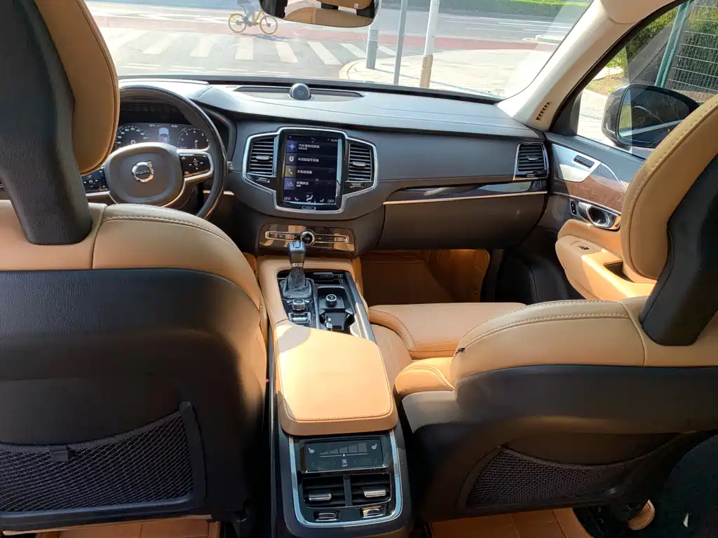 Volvo XC90 2015 — фото 15