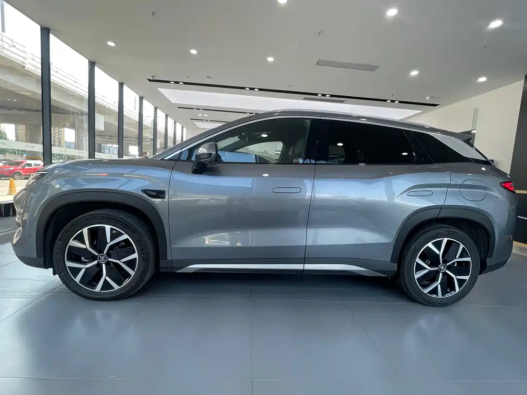 BYD L DM-i 2025 — фото 4