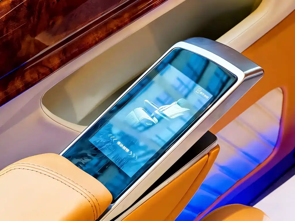 Mercedes-Benz Vito 2022 — фото 18