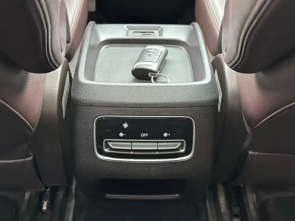 GAC Motor Trumpchi M6 2020 — фото 19