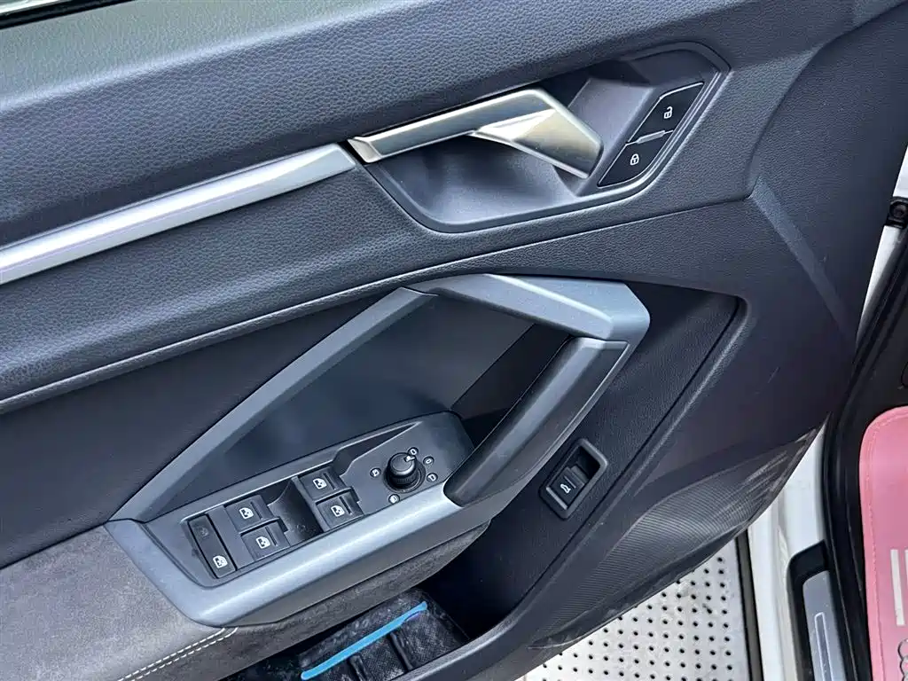 Audi Q3 Sportback 2021 — фото 16