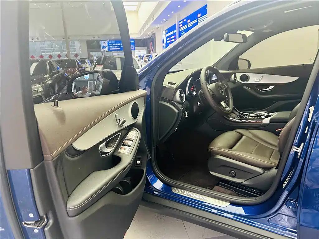 Mercedes-Benz GLC 2019 — фото 20