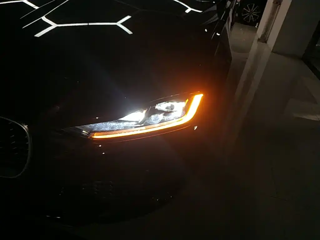 Jaguar XEL 2020 — фото 24