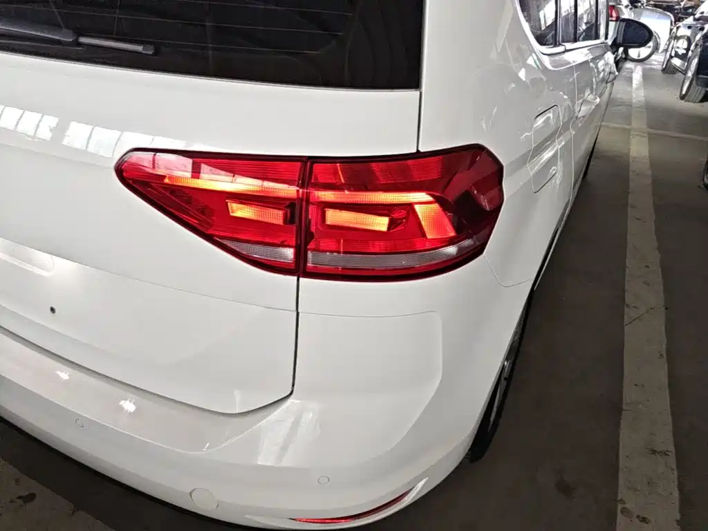 Volkswagen Touran 2019 — фото 8