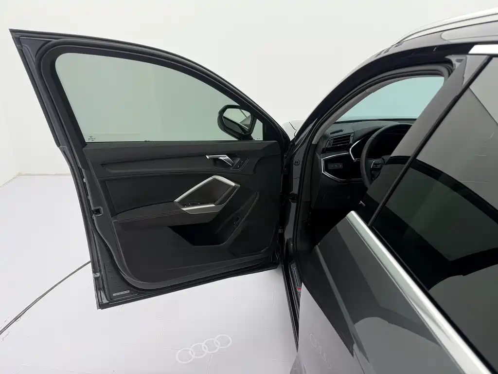 Audi Q3 2022 — фото 21