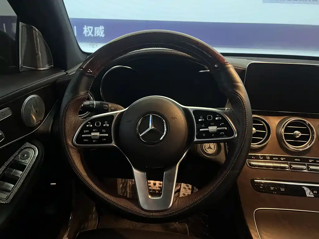 Mercedes-Benz GLC 2020 — фото 16