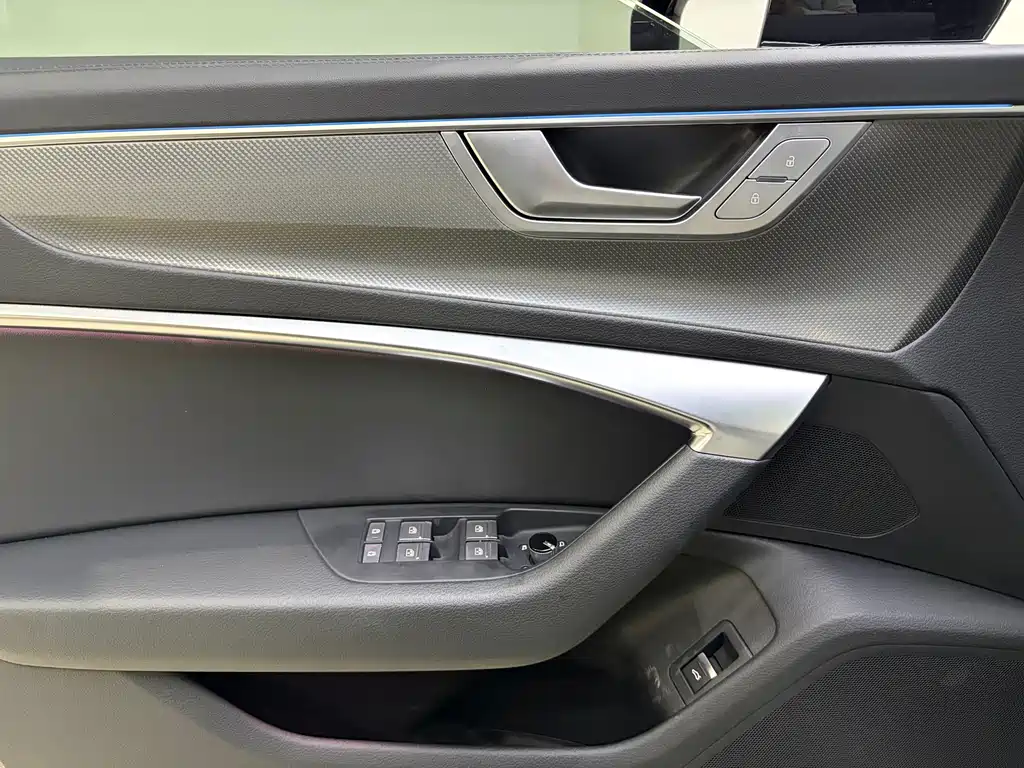 Audi A6L 2023 — фото 15