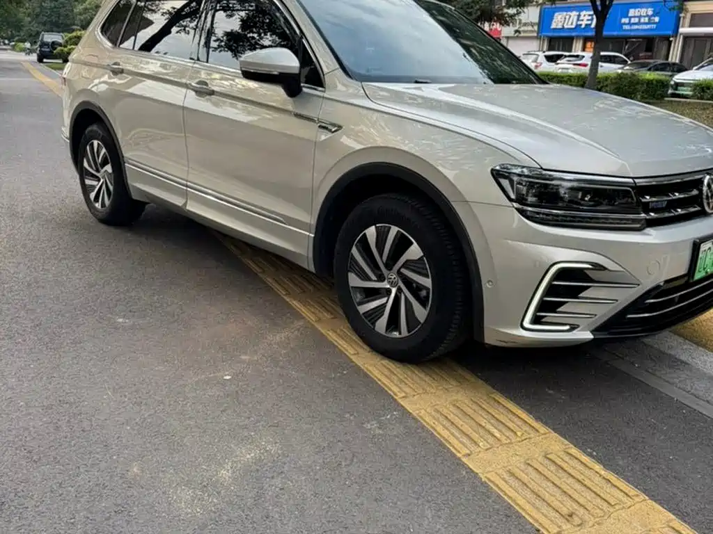 Volkswagen Tiguan L Plug-In Hybrid 2020 — фото 3