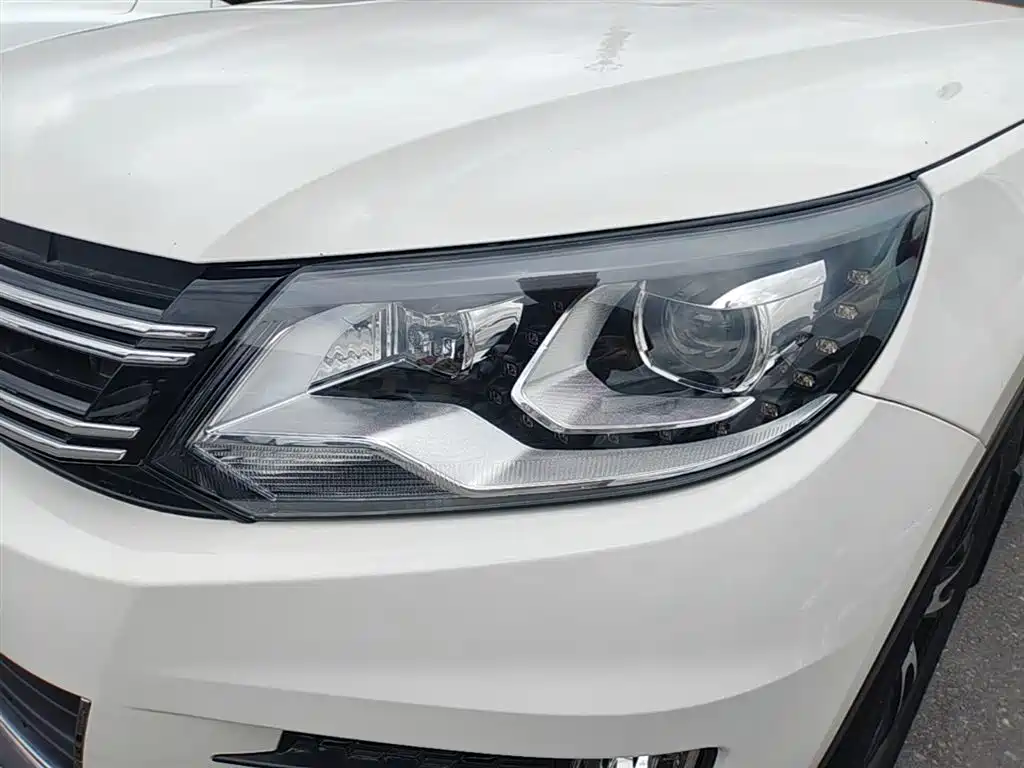 Volkswagen Tiguan 2017 — фото 24