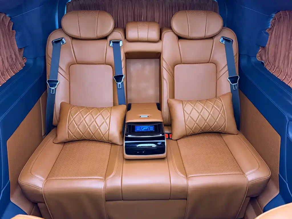 Mercedes-Benz Vito 2023 — фото 19