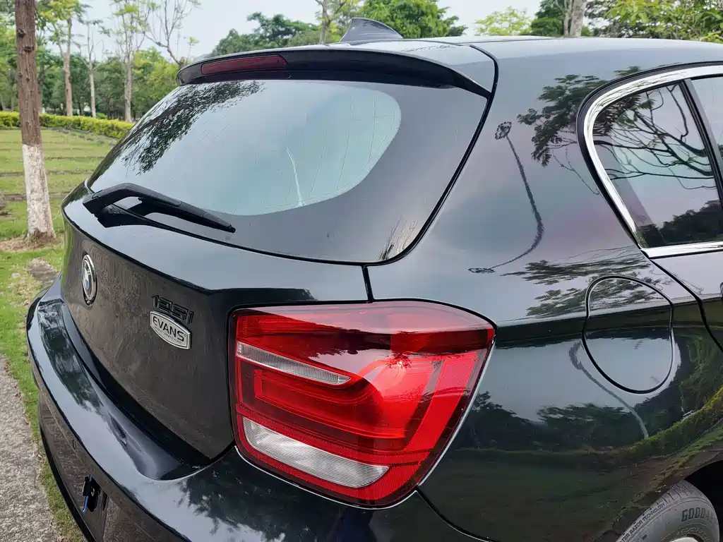 BMW 1 Series 2012 — фото 15
