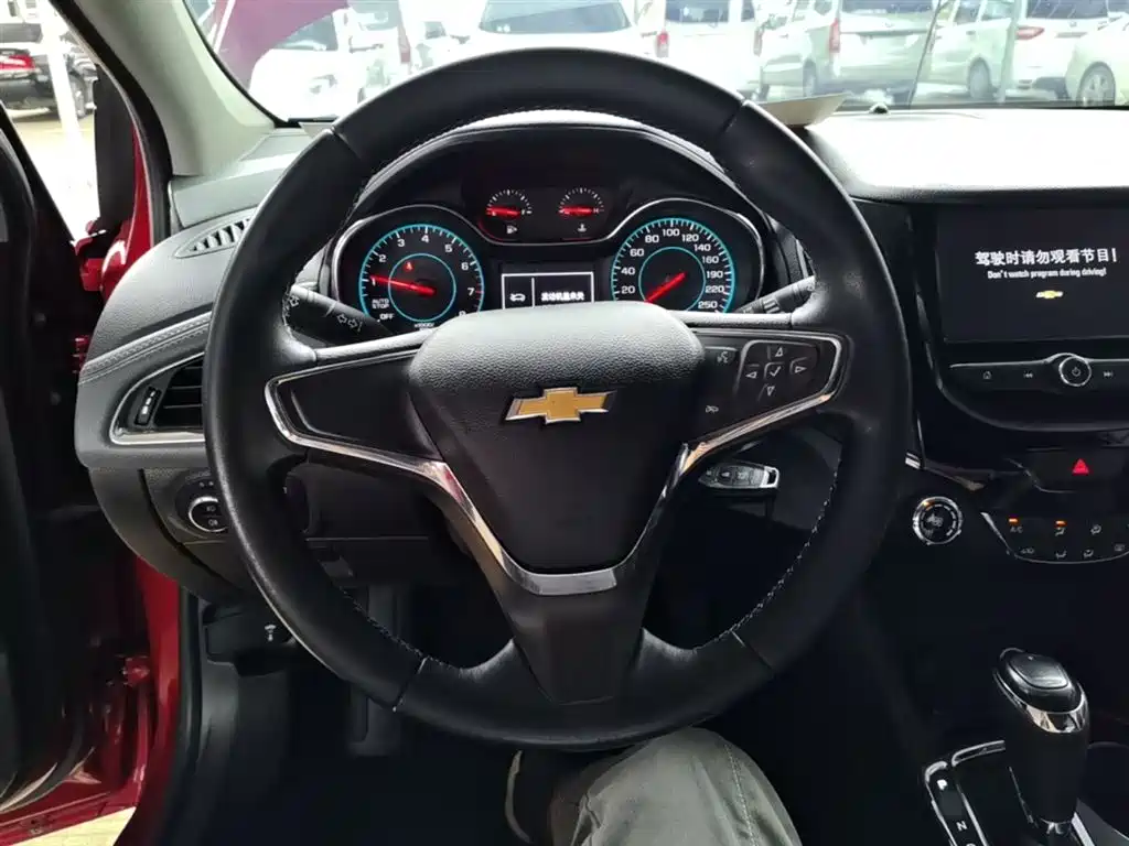 Chevrolet Cruze 2018 — фото 11
