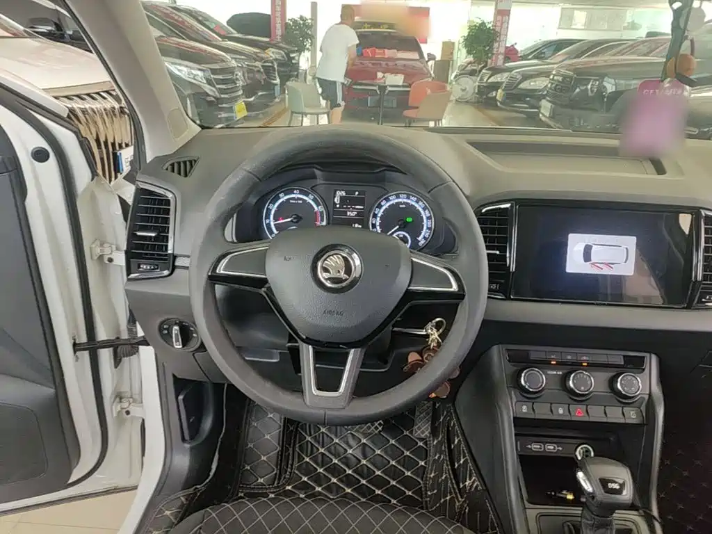 Skoda Karoq 2020 — фото 11