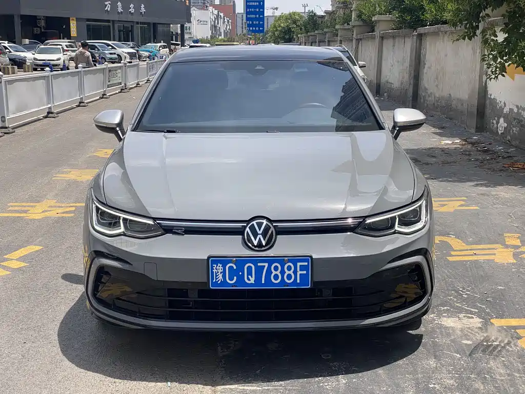 Volkswagen Golf 2021