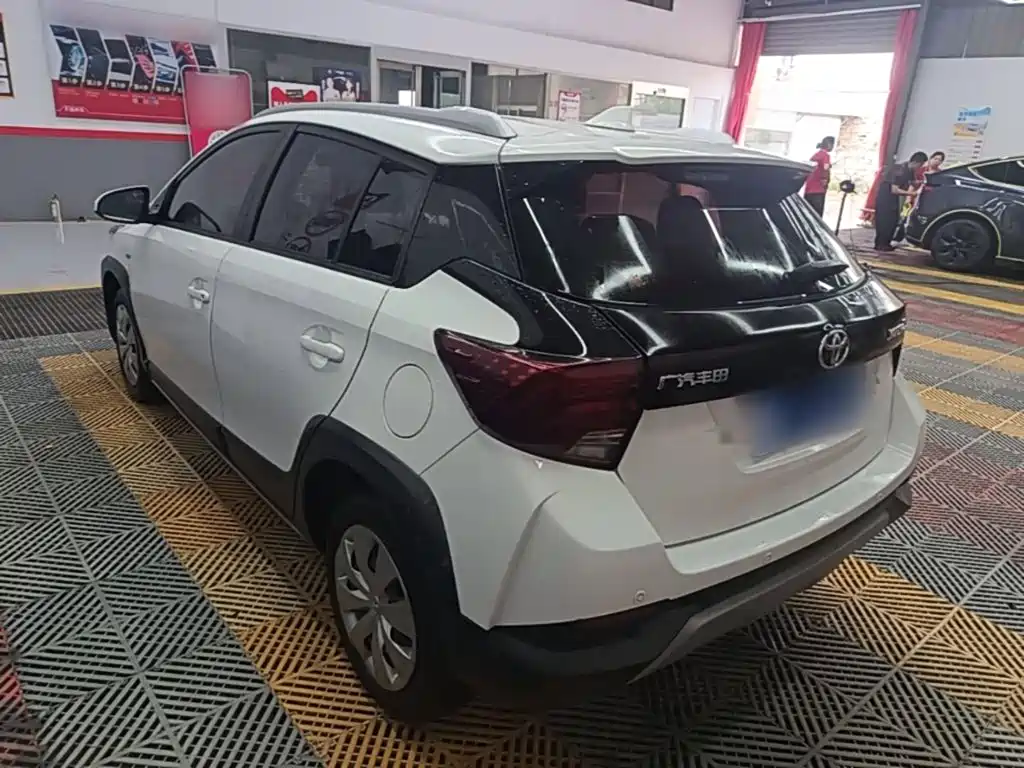 Toyota Yaris L 2023